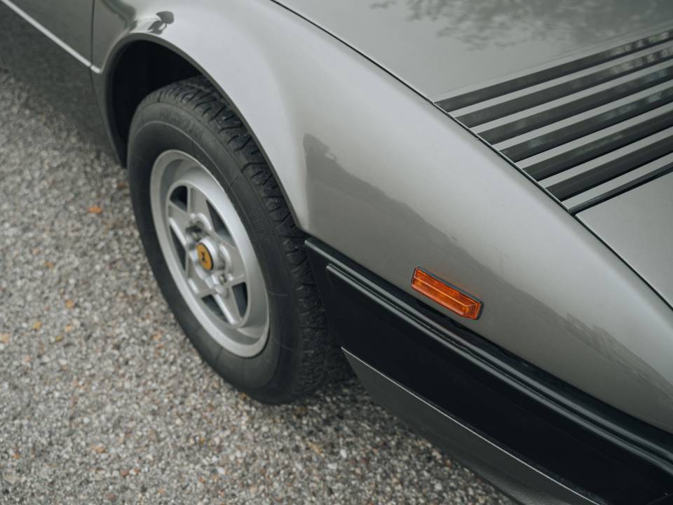 Image 25/67 de Ferrari Mondial 8 (1981)