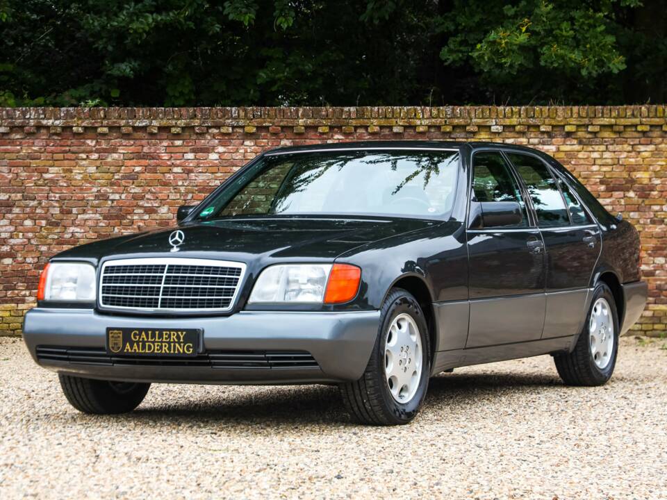 Bild 1/50 von Mercedes-Benz 400 SE (1991)