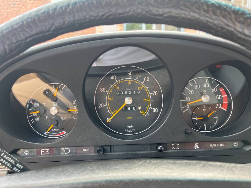 Afbeelding 74/146 van Mercedes-Benz 380 SL (1982)