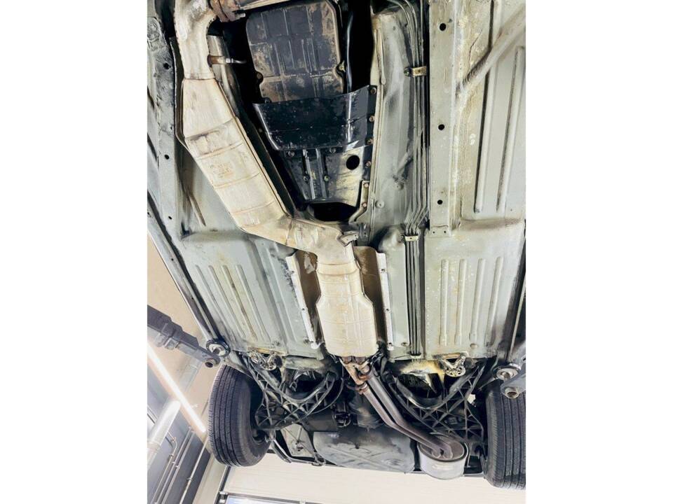 Imagen 32/36 de Mercedes-Benz 560 SL (1988)