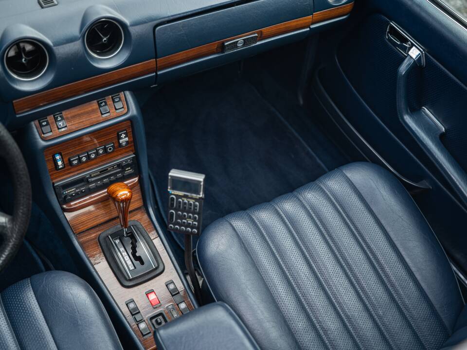 Bild 40/83 von Mercedes-Benz 300 D Turbodiesel (1983)
