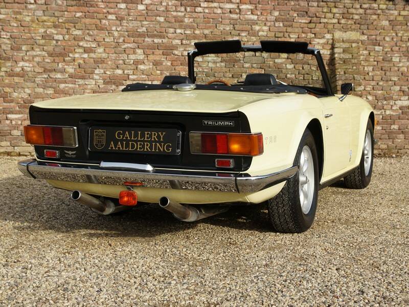 Image 48/50 of Triumph TR 6 (1971)