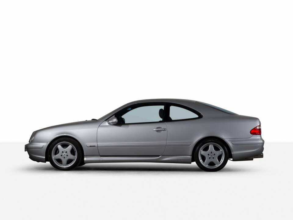 Image 2/28 of Mercedes-Benz CLK 200 Kompressor (2001)