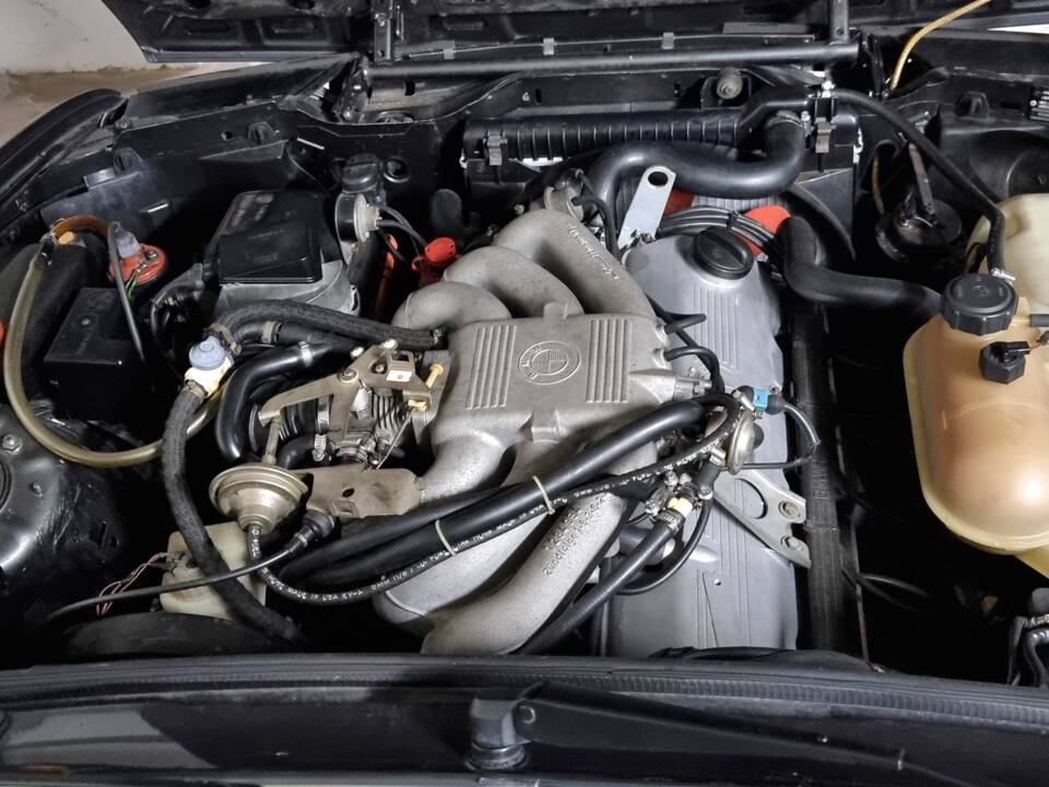 Image 81/100 of BMW 323i (1984)