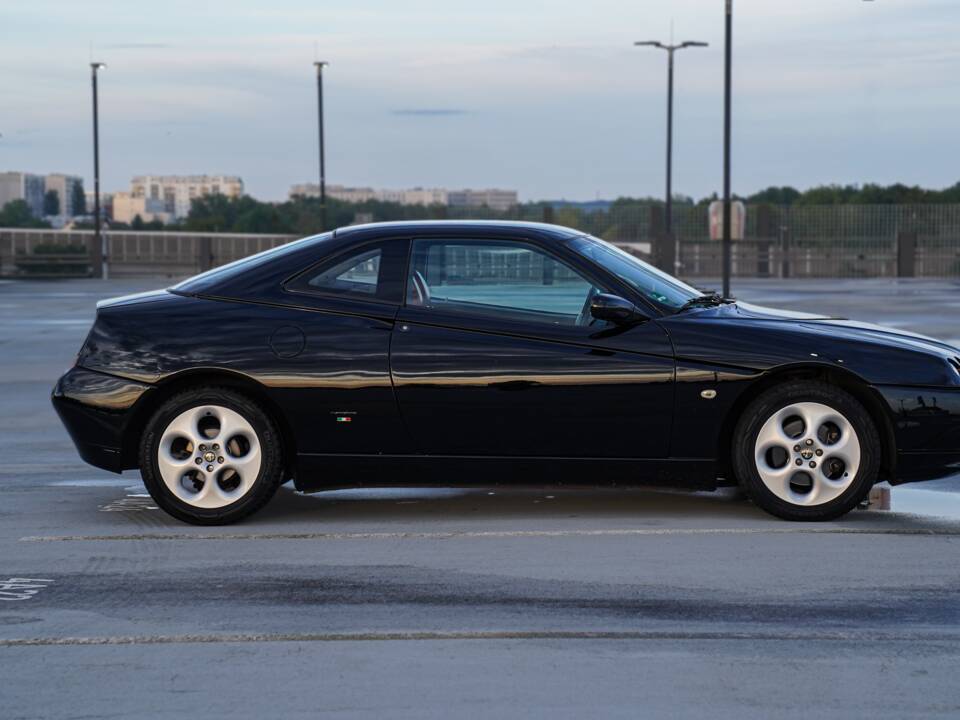 Imagen 28/90 de Alfa Romeo GTV 2.0 Twin Spark (1998)