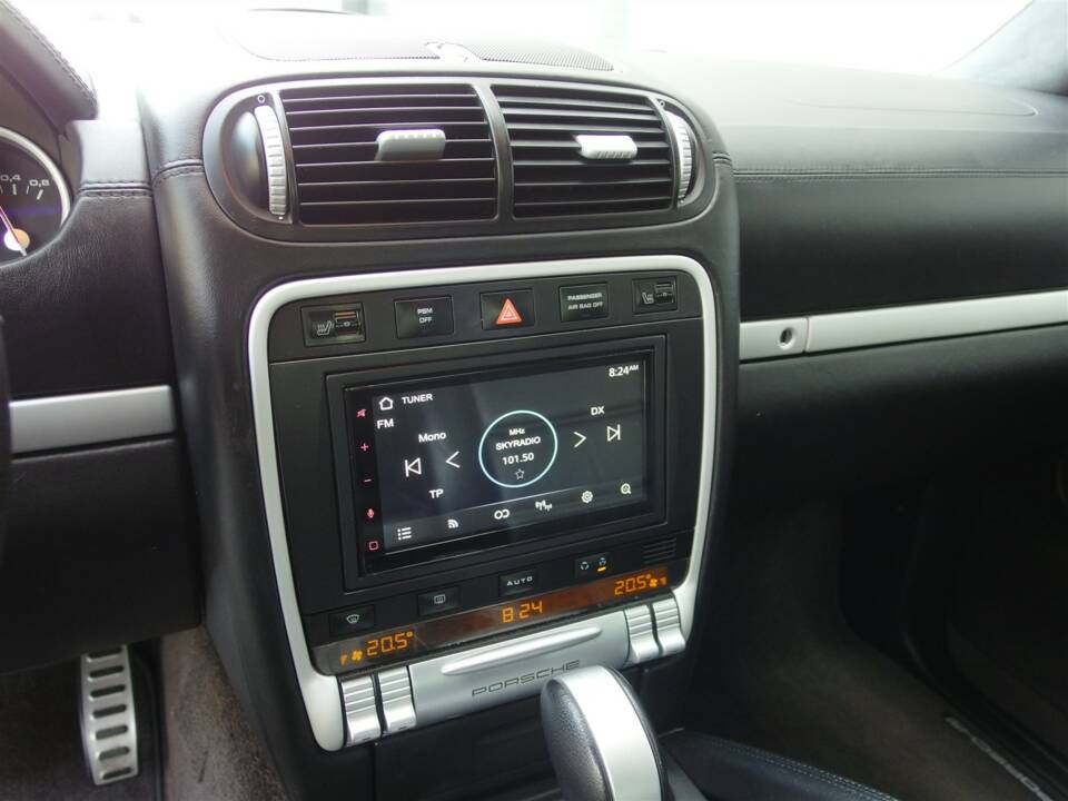 Image 46/99 of Porsche Cayenne Turbo (2007)