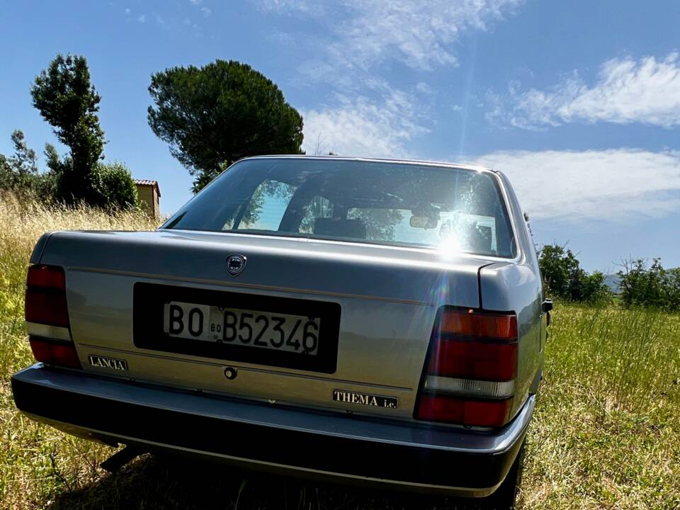 Afbeelding 13/81 van Lancia Thema I.E. (1986)