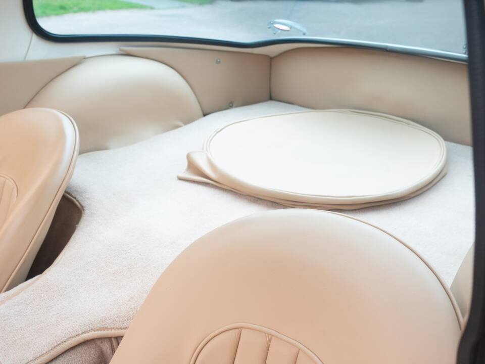 Image 38/50 of TVR Vixen Series 1 (1968)