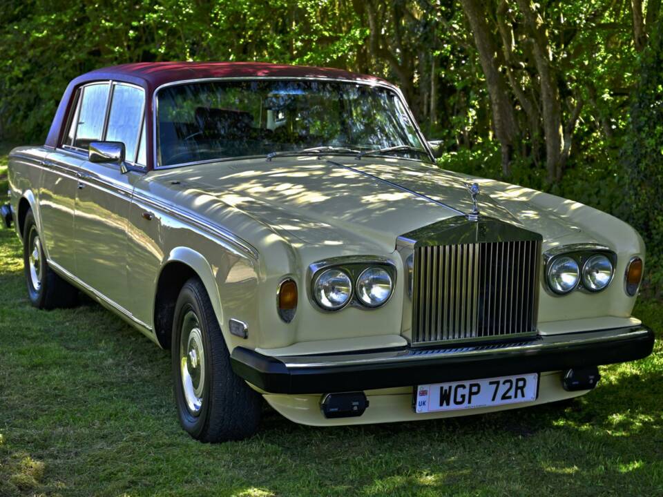 Bild 2/50 von Rolls-Royce Silver Shadow I (1977)