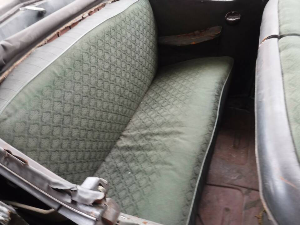 Image 5/50 of Packard 110 (1941)