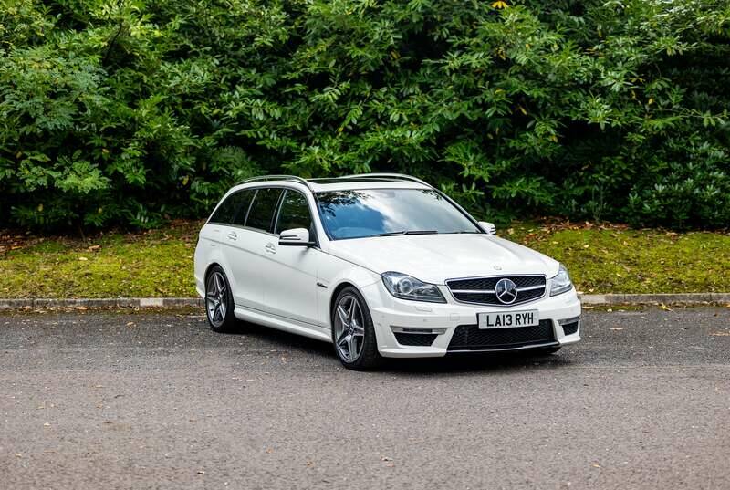 Image 7/50 of Mercedes-Benz C 63 AMG T (2013)