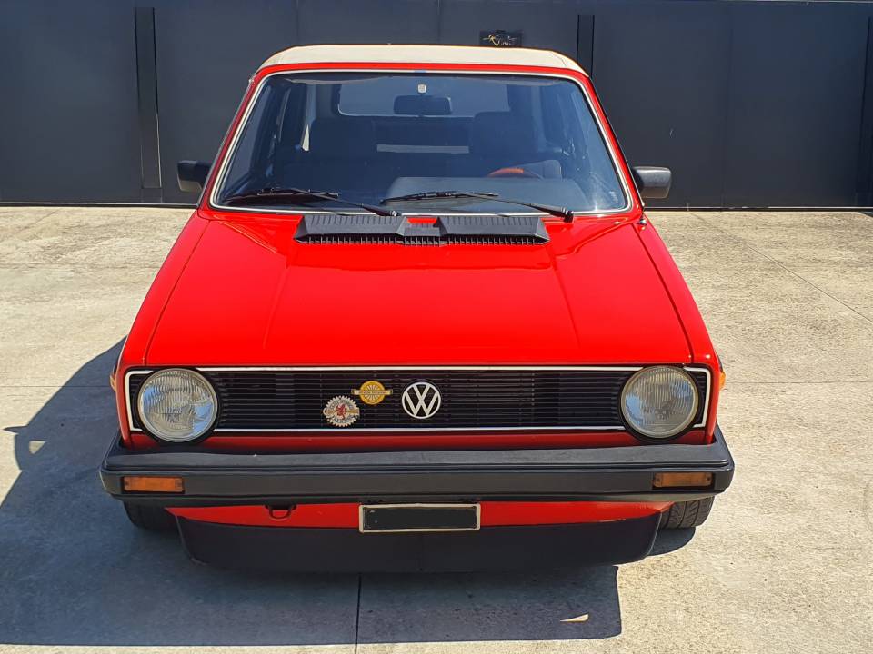 Imagen 12/34 de Volkswagen Golf Mk I Convertible 1.5 (1981)