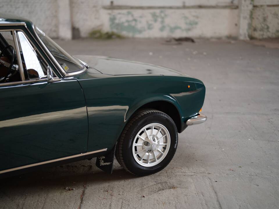 Image 70/83 of Alfa Romeo 1750 Berlina (1970)