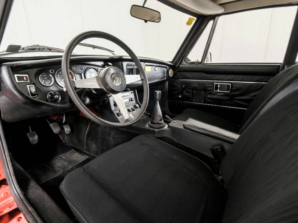 Imagen 7/50 de MG MGB GT (1975)