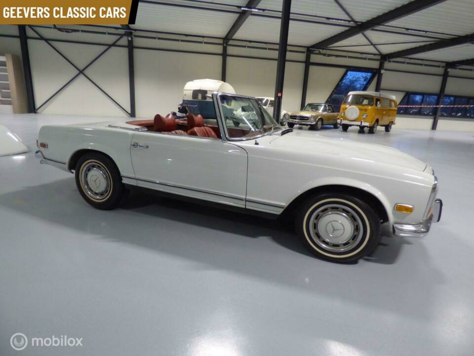 Image 4/28 de Mercedes-Benz 280 SL (1970)