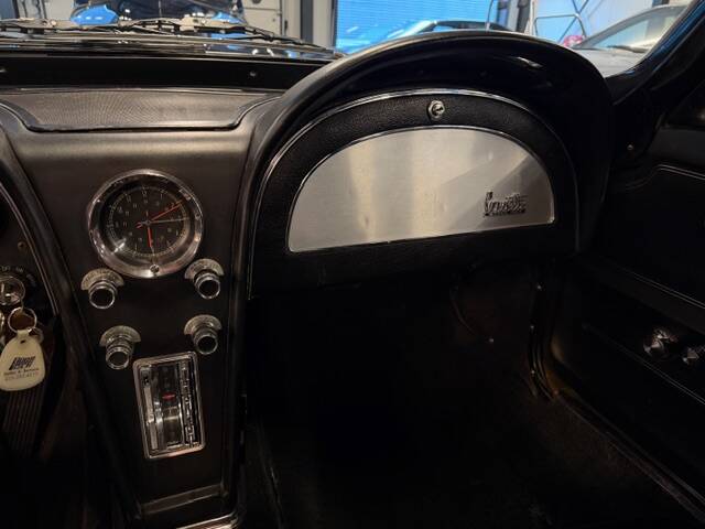 Bild 14/21 von Chevrolet Corvette Sting Ray (1966)