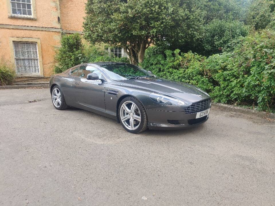 Bild 26/30 von Aston Martin DB 9 (2009)