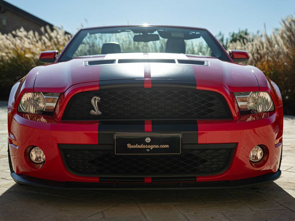 Image 11/50 of Ford Mustang Shelby GT 500 (2011)