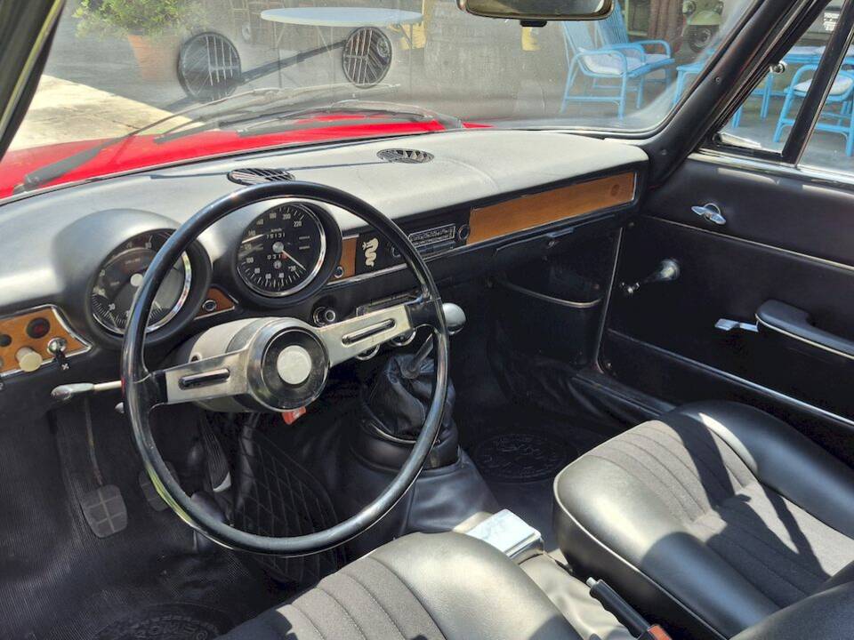 Afbeelding 32/63 van Alfa Romeo Giulia GT 1300 Junior (1971)