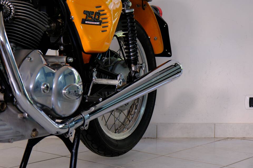 Afbeelding 44/96 van Ducati 750 Sport (1974)