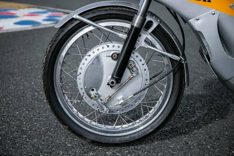 Bild 37/50 von Honda RC 173 (1966)