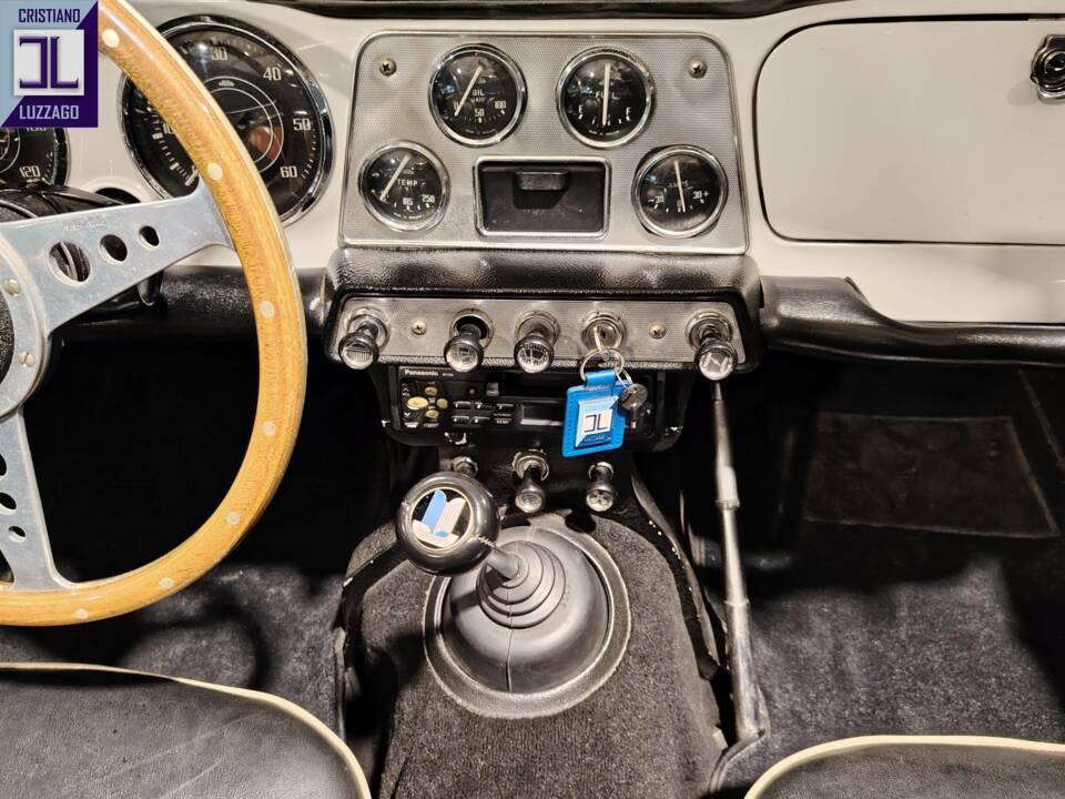 Image 32/48 de Triumph TR 4 (1962)