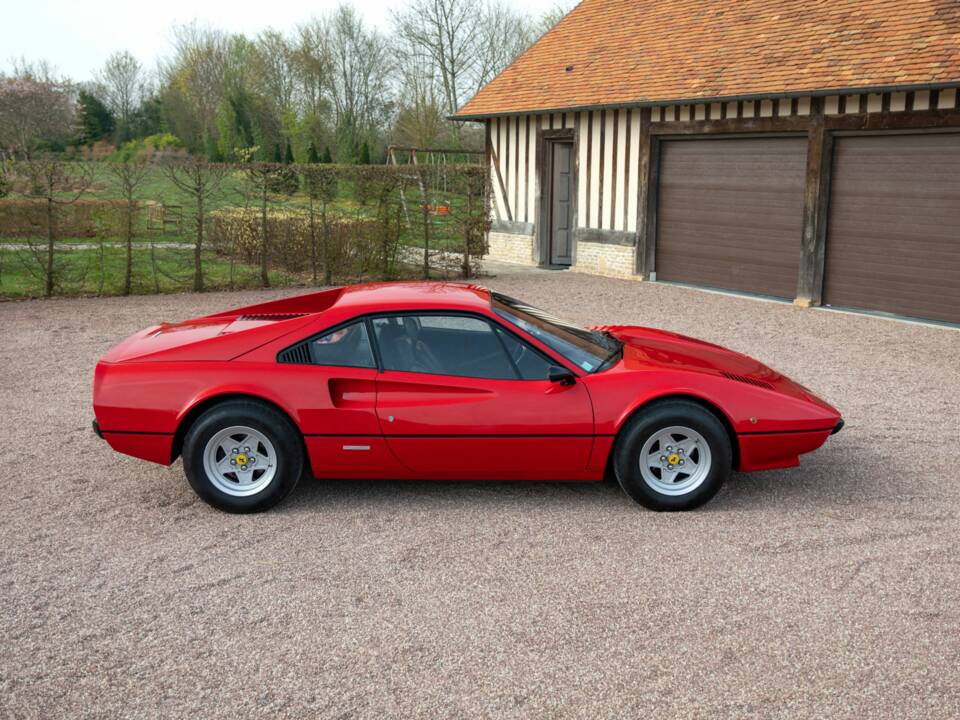 Image 22/42 of Ferrari 308 GTB (1976)