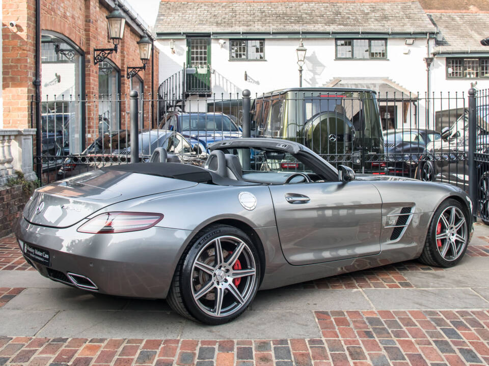 Image 9/26 of Mercedes-Benz SLS AMG Roadster (2013)