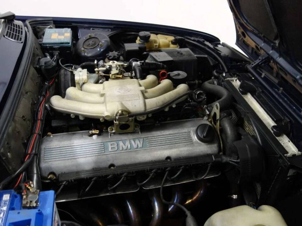 Bild 14/15 von BMW 320i (1988)