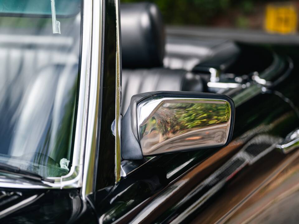 Image 17/30 de Mercedes-Benz 500 SL (1983)