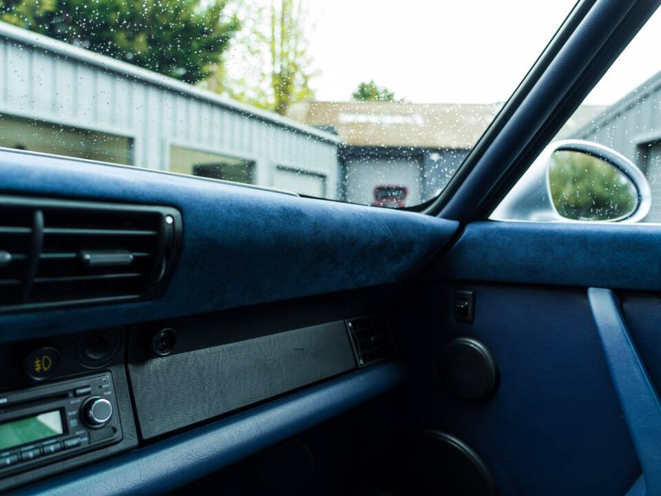 Afbeelding 26/61 van Porsche 911 Carrera 4 (1990)