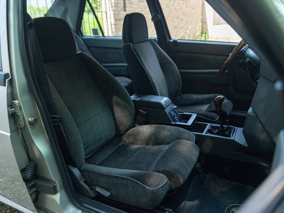 Bild 26/50 von Alfa Romeo 75 2.0 Twin Spark (1989)