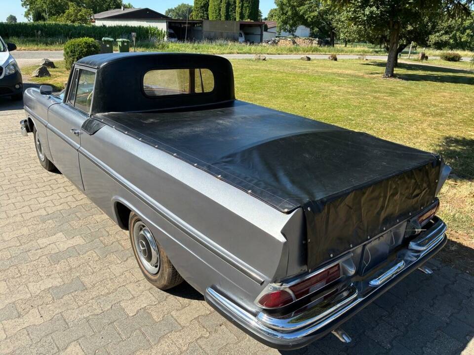 Afbeelding 7/8 van Mercedes-Benz 220 SE b (1963)