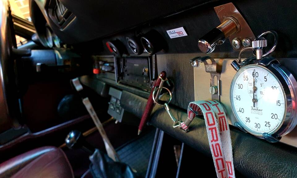 Image 38/64 de Porsche 911 SC 3.0 (1978)
