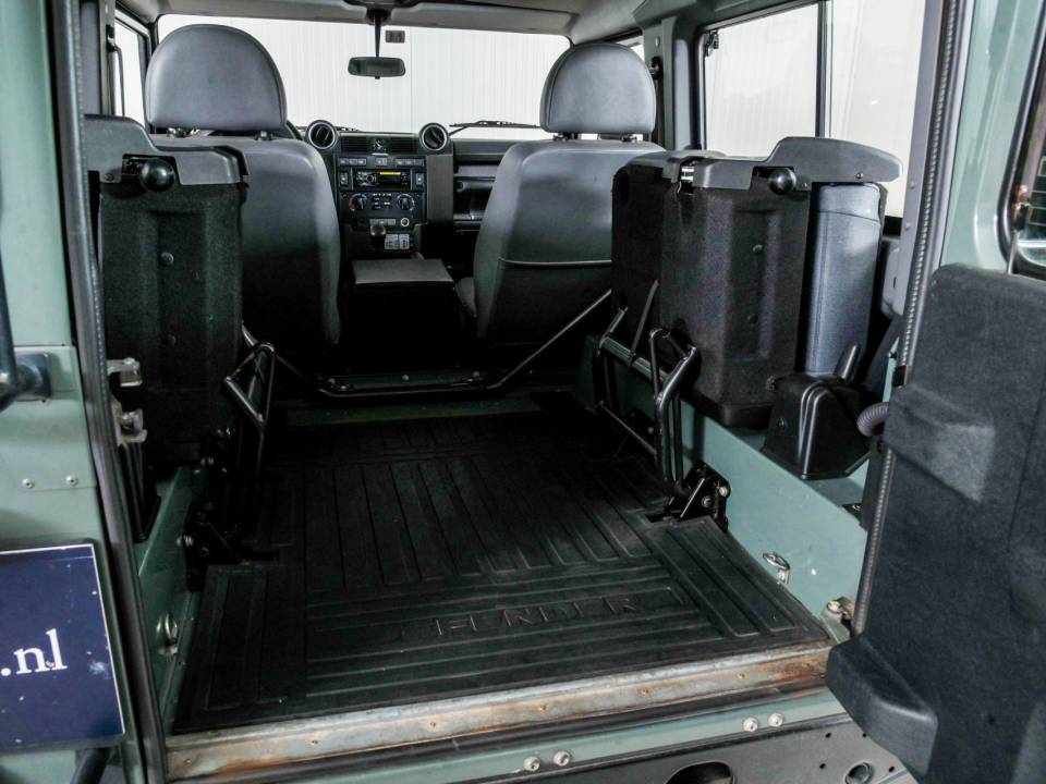 Image 36/50 of Land Rover Defender 90 TD4 (2008)