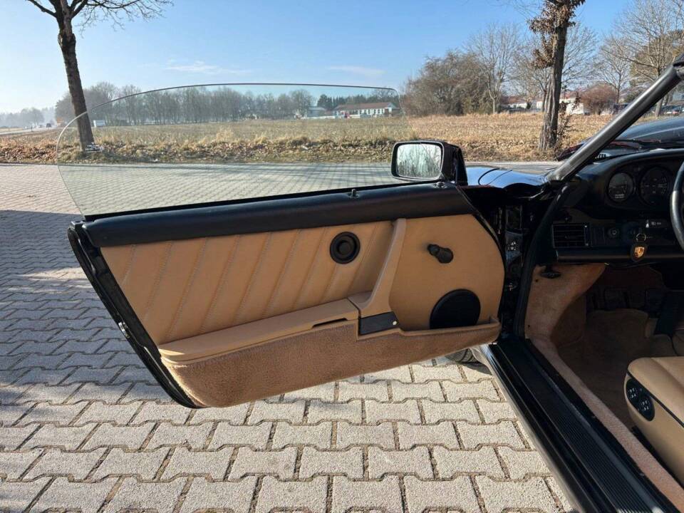 Bild 20/28 von Porsche 911 Carrera 3.2 (1989)