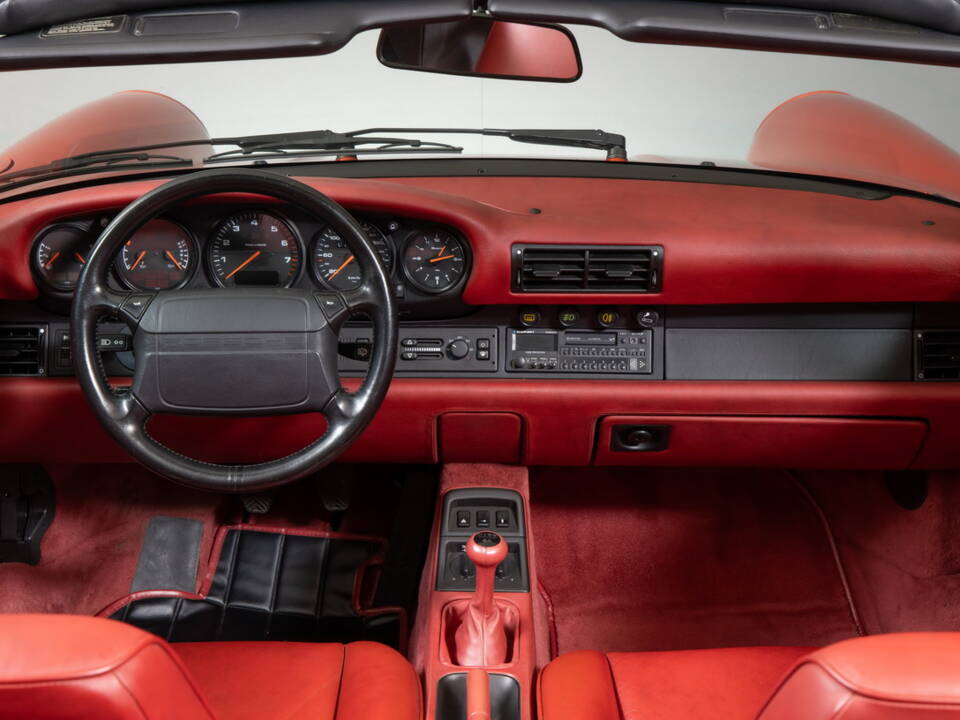 Image 28/34 of Porsche 911 Carrera 4 (1991)