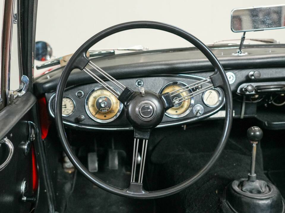 Image 45/50 of Austin-Healey 3000 Mk II (BJ7) (1964)
