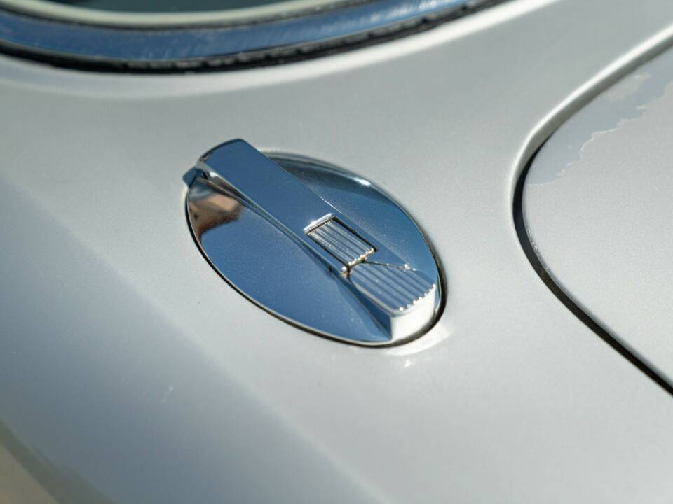 Image 28/50 of Jaguar XJ 6 4.2 (1970)