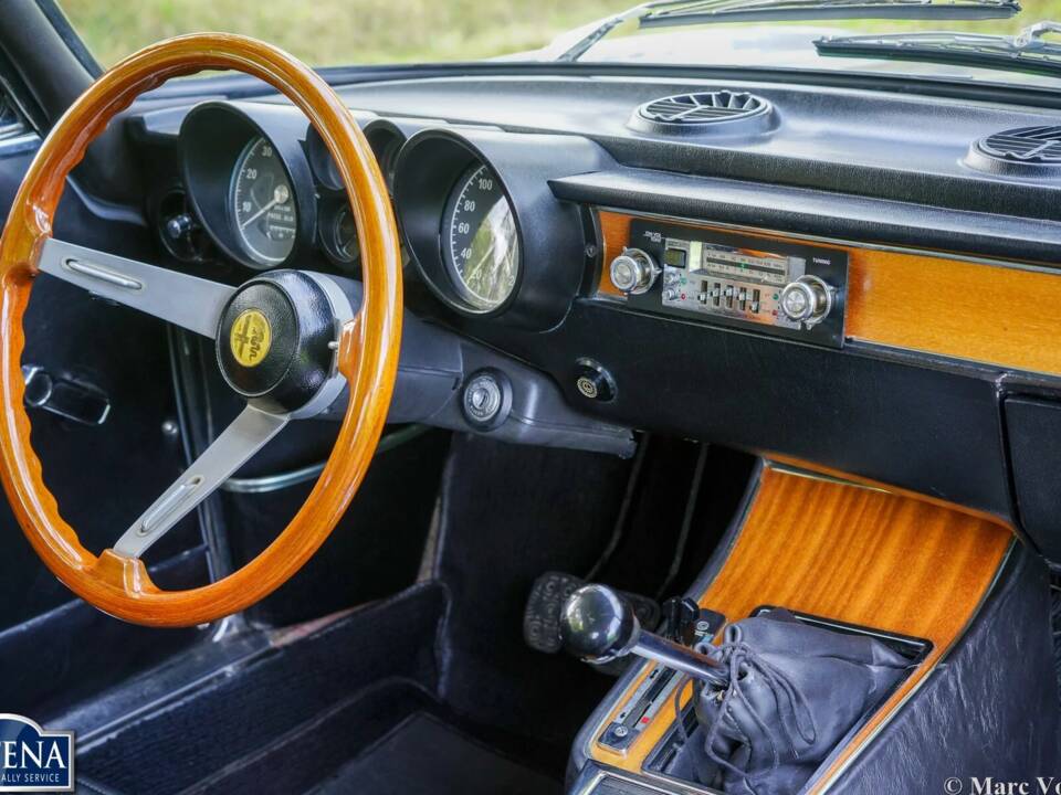 Bild 15/62 von Alfa Romeo 2000 GT Veloce (1974)