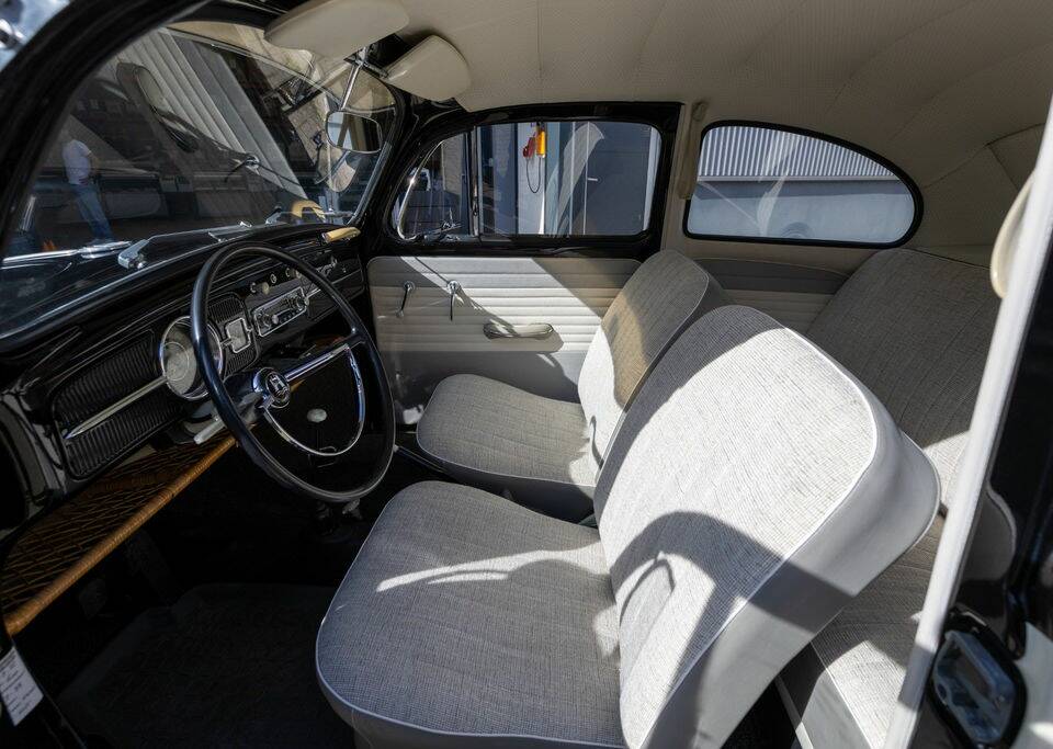 Image 2/8 of Volkswagen Beetle 1200 (1964)