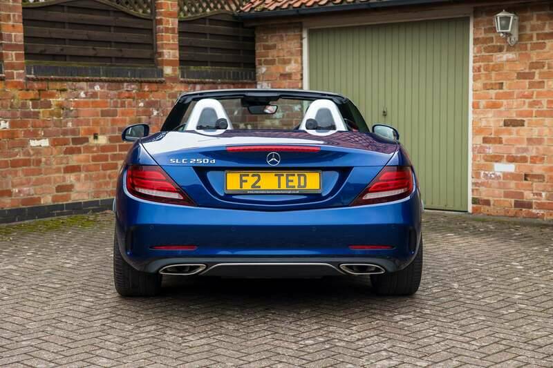 Image 13/50 of Mercedes-Benz SLC 250 d (2017)