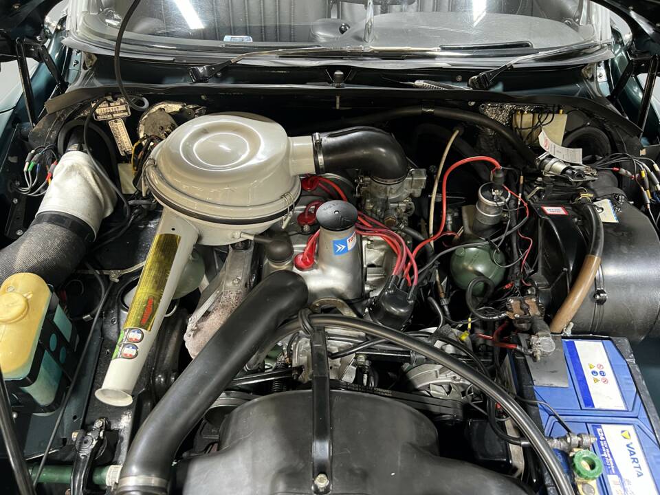 Image 7/23 of Citroën DS 21 (1969)