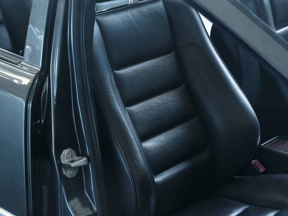 Bild 49/50 von Mercedes-Benz E 500 (1993)