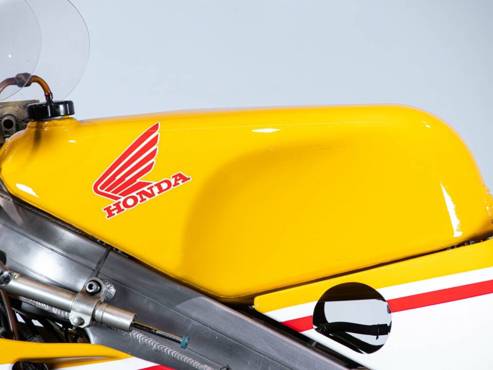 Bild 28/50 von Honda DUMMY (1992)