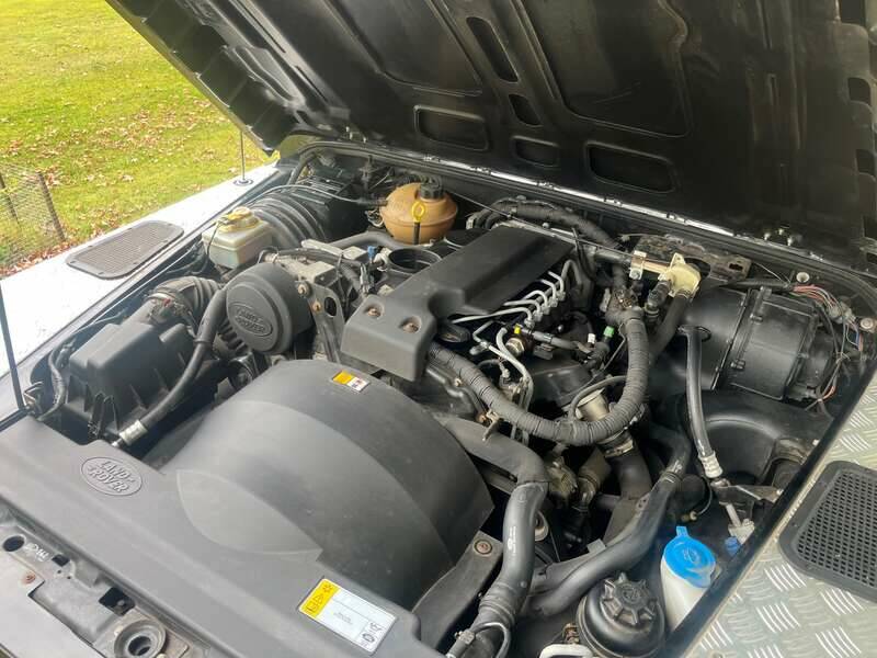Image 3/25 of Land Rover Defender 90 TD4 (2010)
