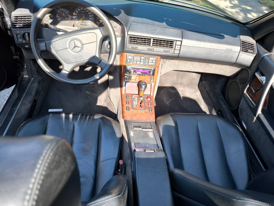 Image 29/38 of Mercedes-Benz SL 320 (1994)