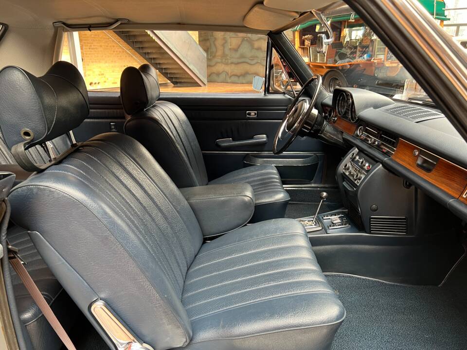 Image 29/41 de Mercedes-Benz 250 C (1970)