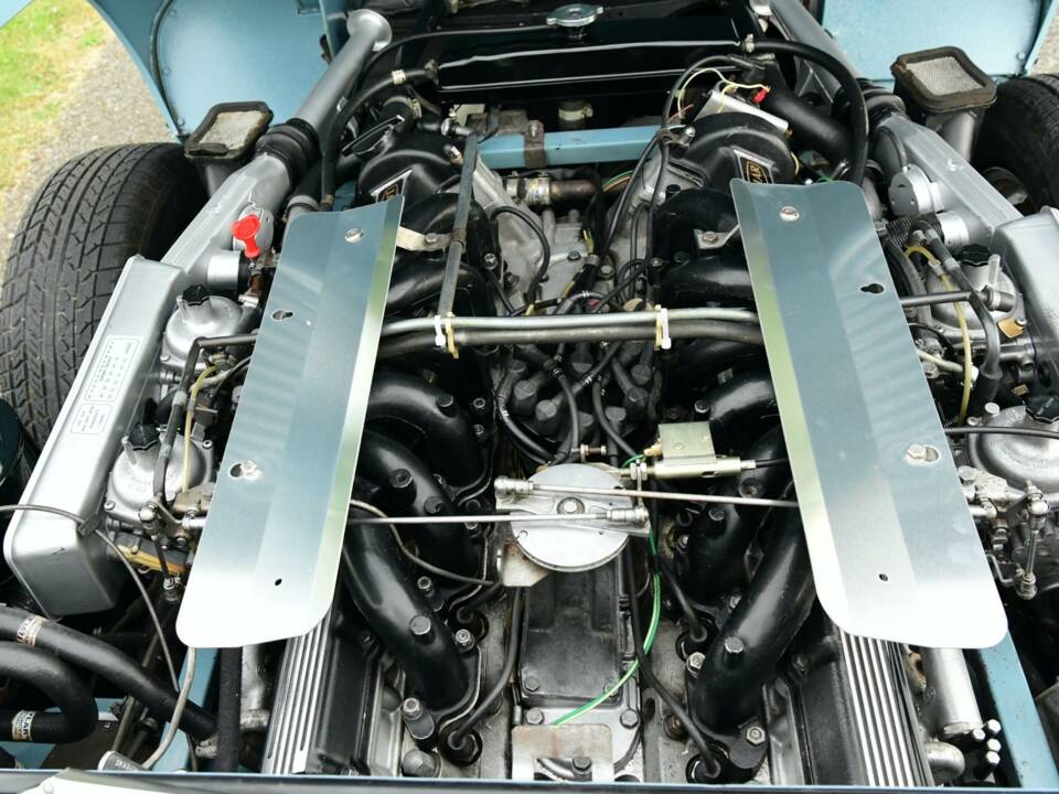 Image 36/50 de Jaguar E-Type V12 (2+2) (1972)