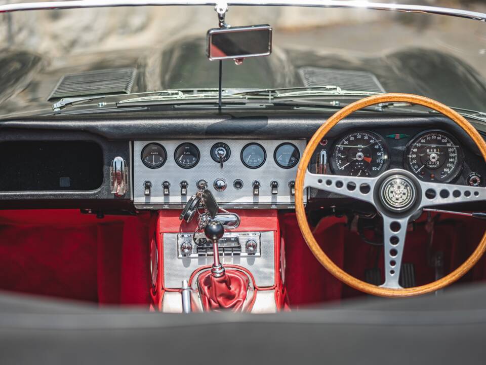 Image 34/50 of Jaguar Type E 3.8 (1963)